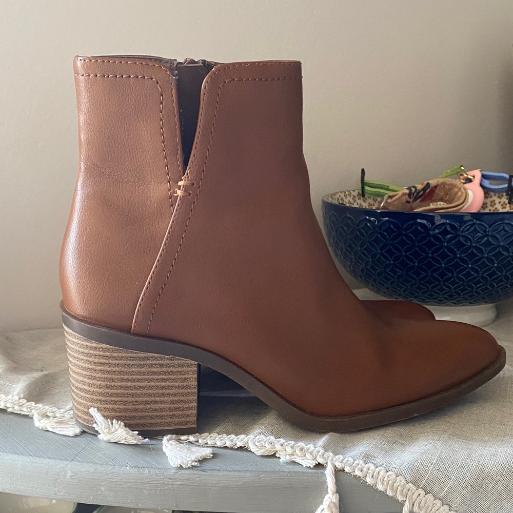 Size 5 Call it Spring Boots